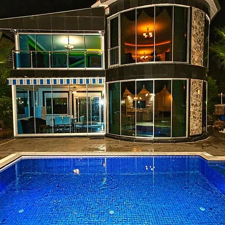 Luxus Pool Kestel