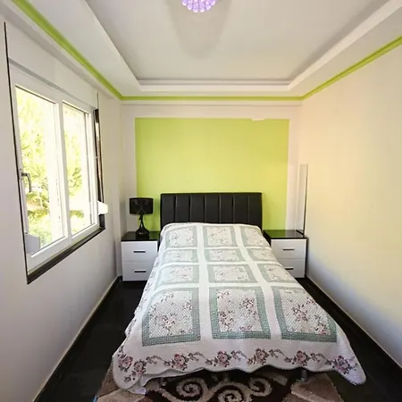 Luxus Pool Kestel 알란야